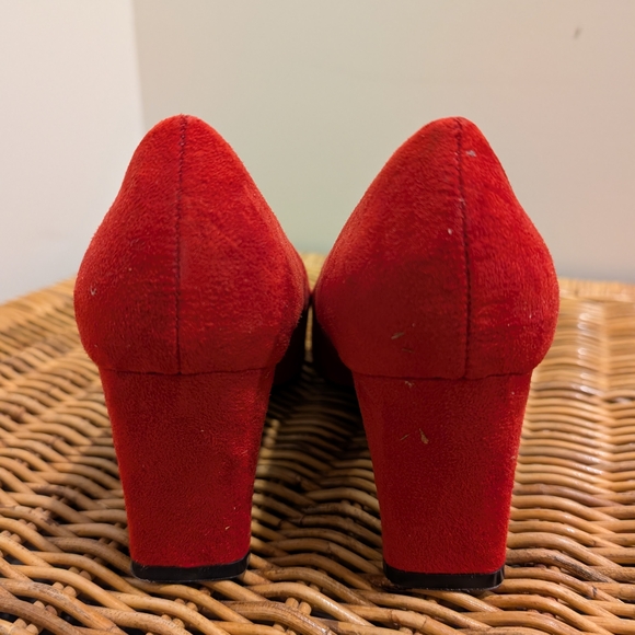 Elegant Red Women's Heels - Picture 3 of 3